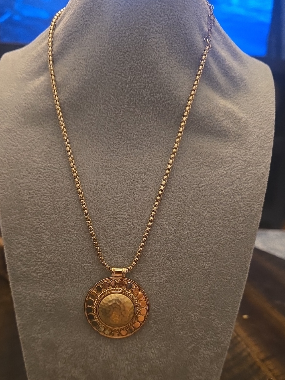 Gold Pendant Necklace for Women - Elegant Hammered Disc